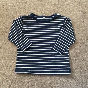 4/$10 Cute striped shirt snaps up size 4-6 months